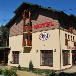 Sielpia hotel izby apartmány rezort reštaurácia v Kielce Poľsko